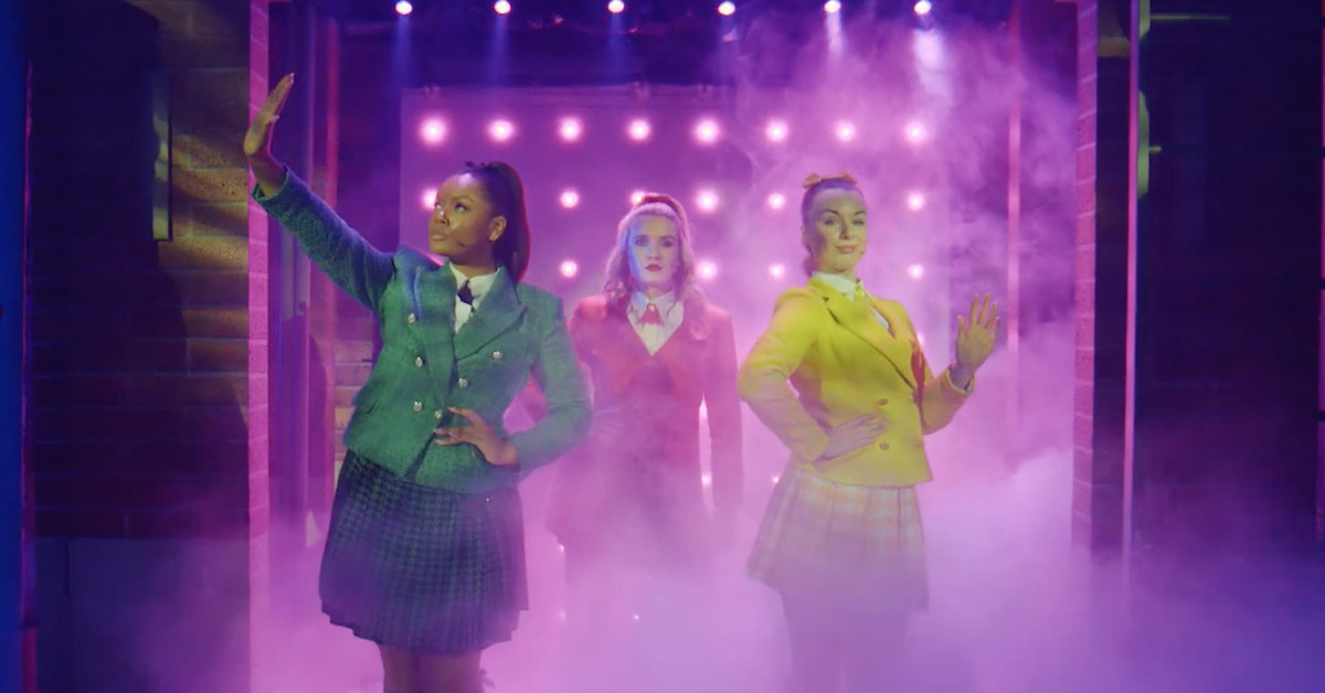 Enfin, vous pouvez regarder Heathers : The Musical dans toute sa splendeur remplie de slushie 
