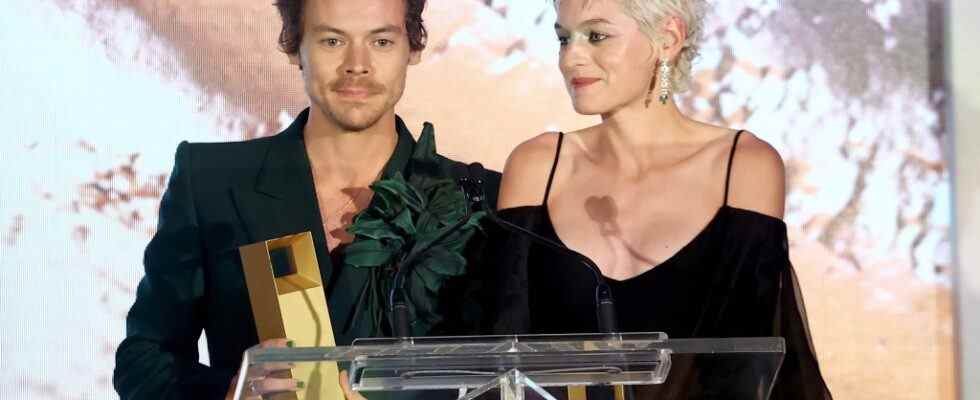 Harry Styles accepte son premier prix d'acteur de la saison des Oscars Le plus populaire doit être lu Inscrivez-vous aux newsletters Variety Plus de nos marques