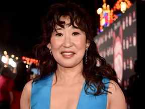 Sandra Oh assiste à la première mondiale de Turning Red de Disney et Pixar au théâtre El Capitan à Hollywood, en Californie, le 1er mars 2022.