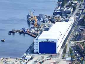 Une image aérienne des salles d'assemblage et d'Ultra au chantier naval d'Irving Shipbuilding à Halifax.  Photo : Fourni par Irving Shipbuilding Inc.