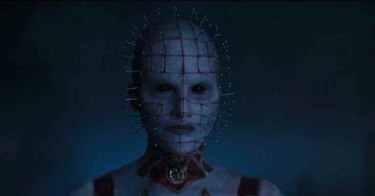 Jamie Clayton a l'air vif alors que le nouveau Pinhead du redémarrage de Hellraiser
