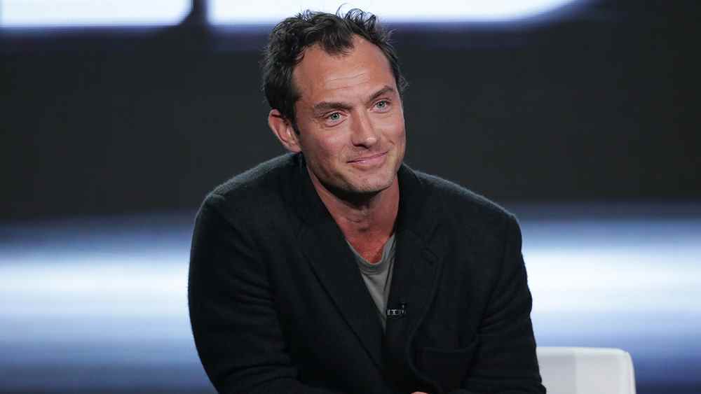 Jude Law parle de rejoindre 'Star Wars Universe' dans 'Skeleton Crew' : 'I Get Awestruck' Le plus populaire doit être lu
	
	
