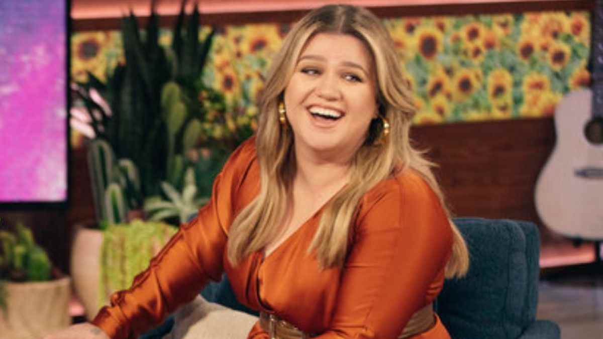 Kelly Clarkson on The Kelly Clarkson Show.