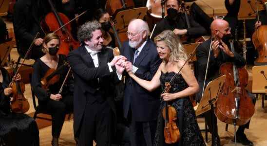 LA Phil Gala salue le 90e anniversaire de John Williams avec la première d'un concerto et une interprétation entraînante de ses succès cinématographiques Les plus populaires doivent être lus Inscrivez-vous aux newsletters Variety Plus de nos marques