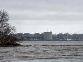 La centrale nucléaire de Pickering, à Pickering, est vue le 12 janvier 2020.