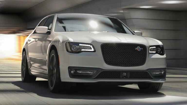 Vous n’aviez que 12 heures pour réserver la berline de performance Chrysler 300C Hemi V-8 2023