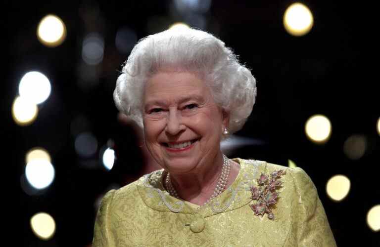 HALIFAX, NS - JUNE 29:  Queen Elizabeth II attends a reception for "A Celebration of Novia Scotia" at the Cunard Centre on June 29, 2010 in Halifax, Canada. The Queen and Duke of Edinburgh are on an eight day tour of Canada starting in Halifax and finishing in Toronto. The trip is to celebrate the centenary of the Canadian Navy and to mark Canada Day. On July 6th, the royal couple will make their way to New York where the Queen will address the UN and visit Ground Zero.  (Photo by Chris Jackson-Pool/Getty Images)