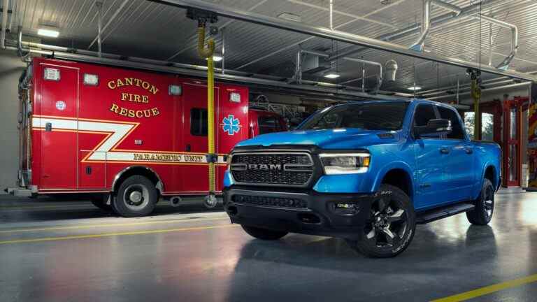 Le Ram 1500 Built to Serve EMS Edition 2023 poursuit l’hommage aux premiers intervenants