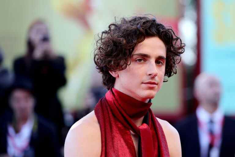 Le cannibale bisexuel sexy de Timothée Chalamet étourdit Venise : "Bones and All" obtient une standing ovation de 8,5 minutes
	
	
