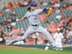 5 septembre 2022 ;  Baltimore, Maryland, États-Unis ;  Le lanceur partant des Blue Jays de Toronto, Kevin Gausman, lance un lancer de première manche contre les Orioles de Baltimore au parc Oriole de Camden Yards.