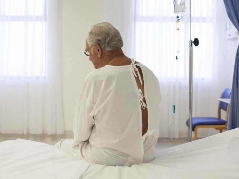 Les personnes âgées de l’Ontario ont dit de quitter l’hôpital à leur sortie ou de payer 400 $ par jour