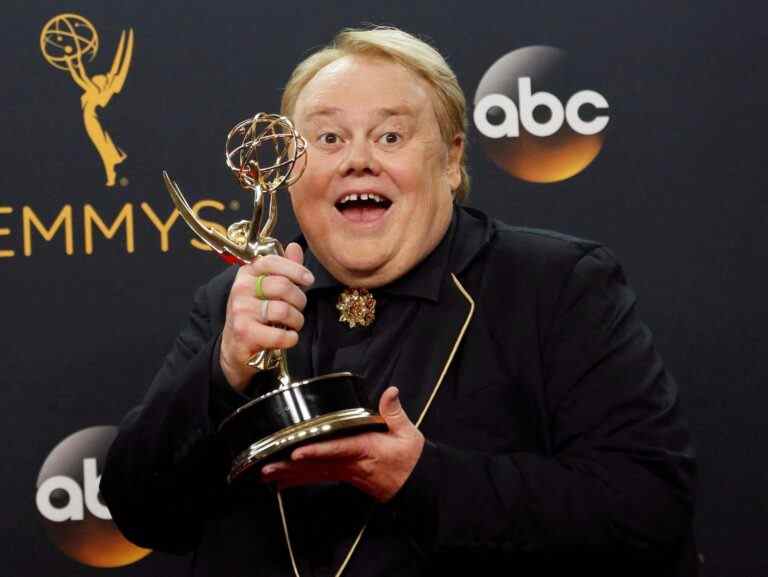 Louie Anderson a été victime de  » maltraitance des personnes âgées « , dit sa sœur