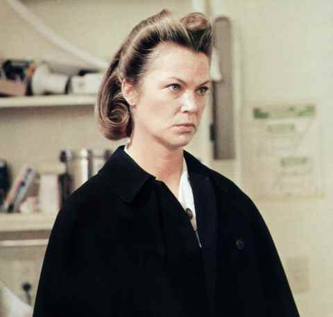 louise fletcher en tant qu'infirmière ratched in one a survolé le nid de coucou