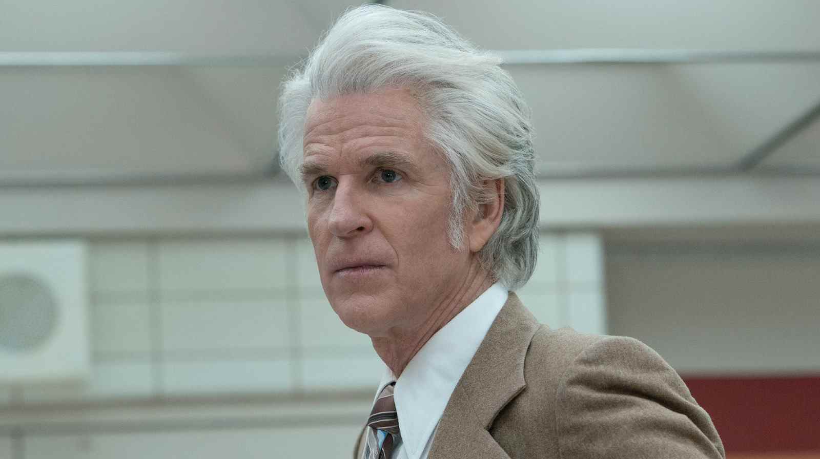 Matthew Modine en sait beaucoup plus sur le passé de papa que des choses plus étranges nous ont laissé voir
