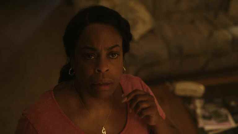 Niecy Nash se bat pour la justice dans la nouvelle bande-annonce de Dahmer de Netflix