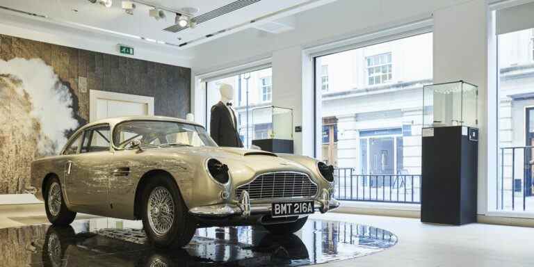 « No Time to Die » Aston Martin DB5 lève 3,2 millions de dollars aux enchères