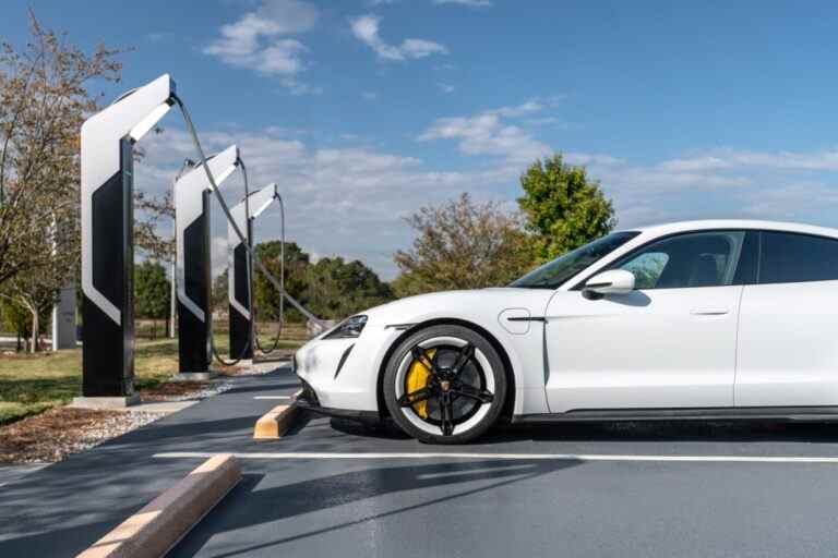 Porsche entrera en bourse dans une cotation historique jeudi