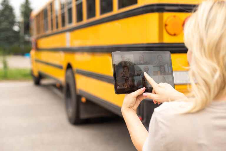 SpaceX veut mettre Internet Starlink sur les bus scolaires ruraux