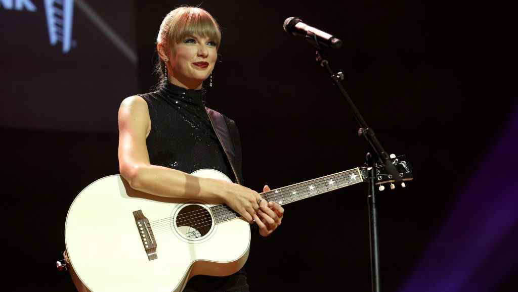 Taylor Swift révèle le secret de son succès dans l'écriture de chansons : tout est dans le stylet le plus populaire à lire absolument Inscrivez-vous aux newsletters Variété Plus de nos marques
	
	
