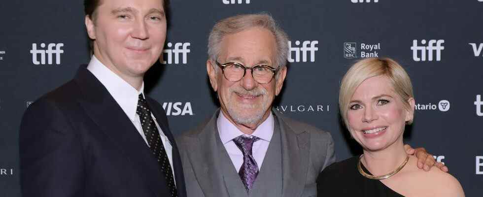 "The Fabelmans" de Steven Spielberg remporte une longue standing ovation au TIFF, le réalisateur insiste sur le fait qu'il ne prend pas sa retraite