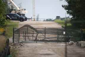 Six jeunes adultes – au début de la vingtaine – ont tous été tués au cours de la fin de semaine dans la région de Barrie.  On pense qu'ils voyageaient le long de McKay Rd.  W. près de Veteran's Dr. Quand ils sont entrés en collision dans un trou creusé dans la route.  Un policier en patrouille a localisé les six personnes vers 2 heures du matin dimanche matin du lundi 29 août 2022.