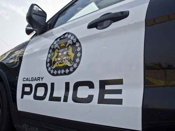 Un homme est mort dans un accident à Calgary impliquant un véhicule de course «modifié» sans ceinture de sécurité: police