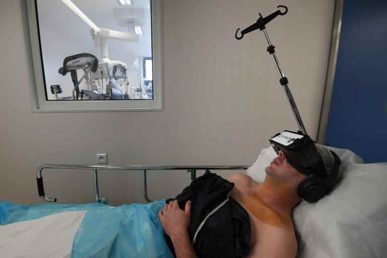 Une étude révèle que les patients opérés portant des casques VR ont besoin de moins d’anesthésie