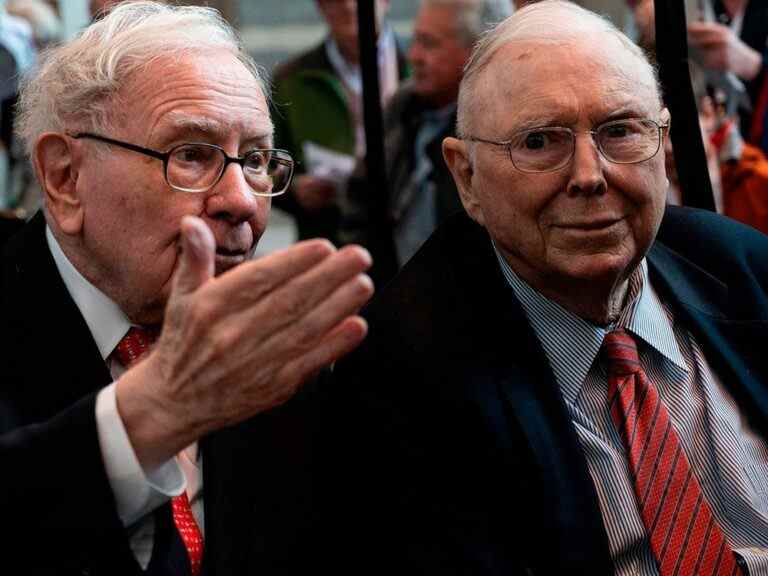 Tom Bradley : Il ne fait aucun doute que Warren Buffett achète maintenant