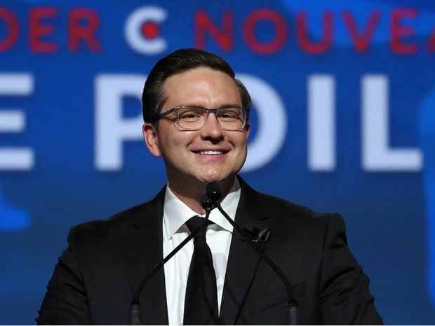 KINSELLA: Poilievre, en tête des sondages, devient la plus grande cible de la salle de guerre