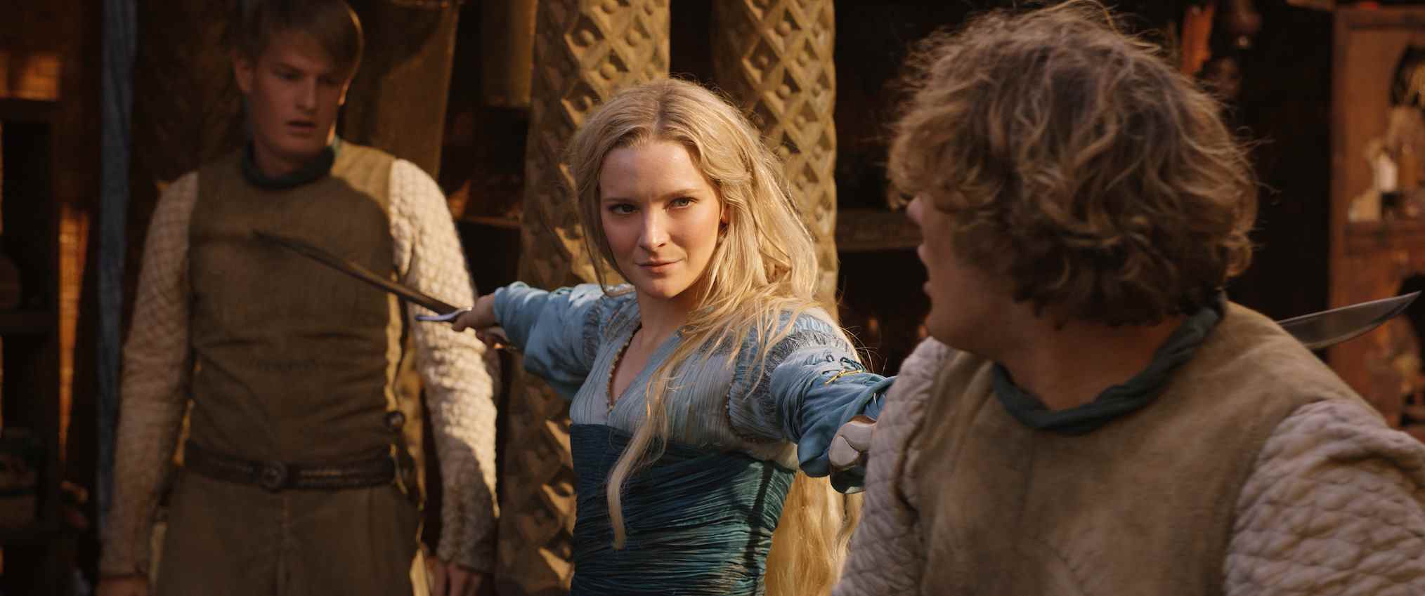 Morfydd Clark (Galadriel) dans Le Seigneur des Anneaux : Les Anneaux de Pouvoir