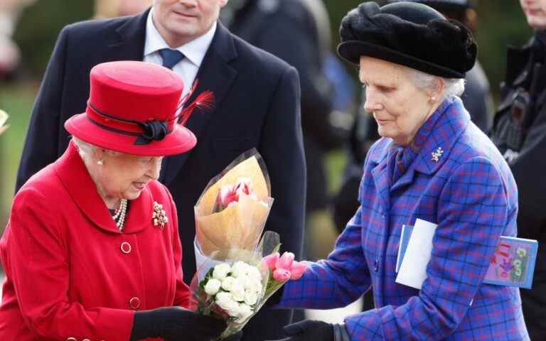 La reine consort se débarrasse des dames d’honneur