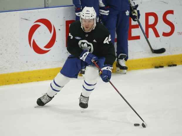 Rielly des Leafs a l’impression qu’il « ne fait que commencer » avec un nouveau contrat qui entre en vigueur