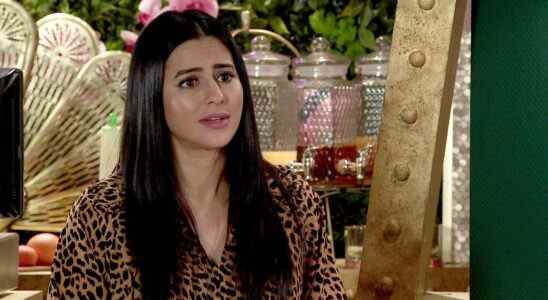 La star de Coronation Street, Sair Khan, promet une histoire "percutante" pour Alya