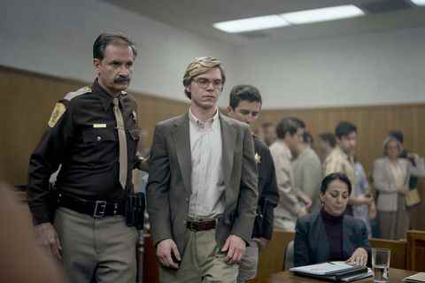 evan peters, dahmer, monstre, lhistoire de jeffrey dahmer