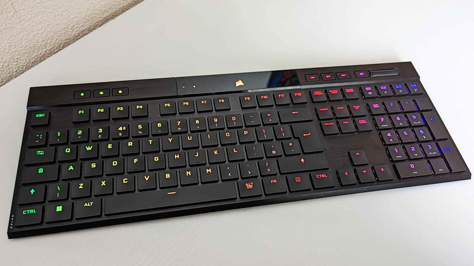 Corsair K100 Air review – un clavier d'ordinateur portable de jeu devenu voyou
