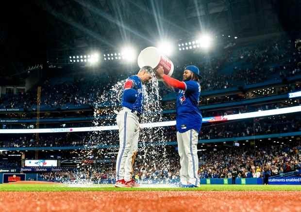 Kitchener, Ont., gagnant du plus gros jackpot de la MLB pensait que c’était une farce