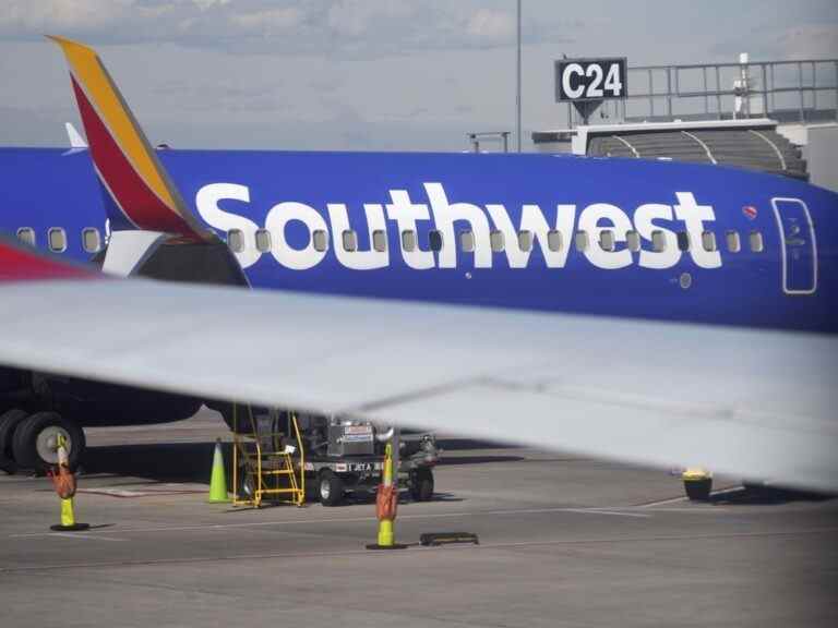 Un pilote poursuit Southwest Airlines après qu’un collègue se soit exposé