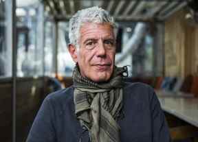 Anthony Bourdain pose pour une photo à Toronto le 31 octobre 2016. Ernest Doroszuk/Toronto Sun