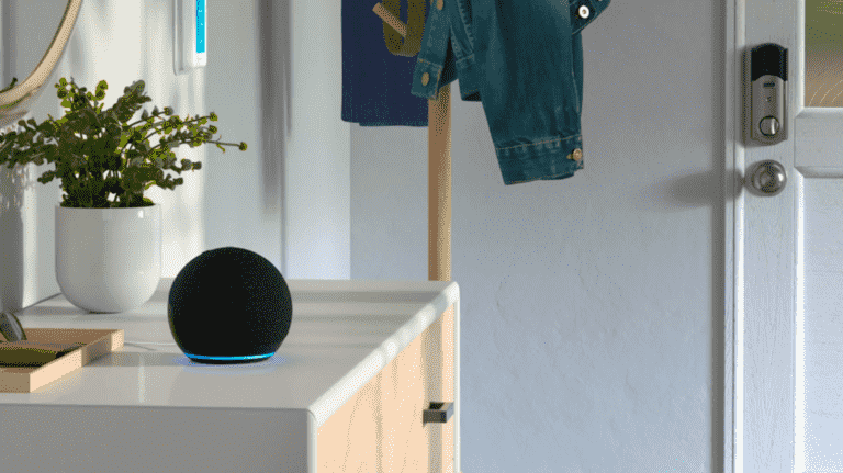 Accrochez un haut-parleur Amazon Echo Dot 4e génération à son meilleur prix