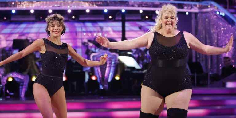 Jayde Adams de Strictly félicité par Motsi Mabuse pour son message "inclusif"

