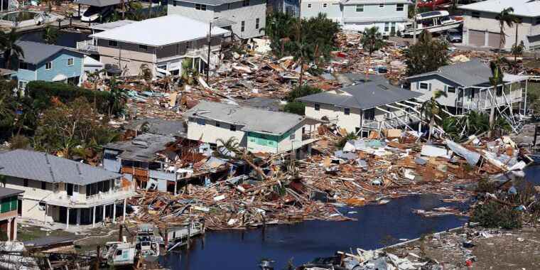 L’ouragan Ian a détruit leurs maisons.  Des algorithmes leur ont envoyé de l’argent