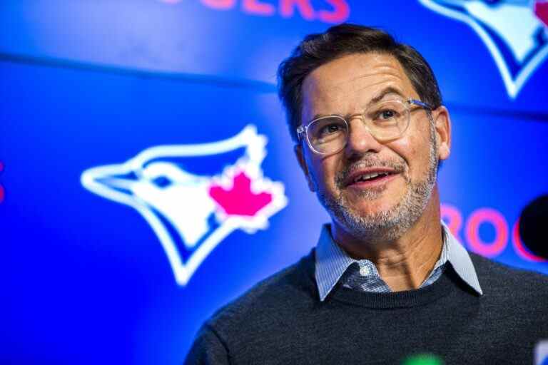 Nous sommes aussi écrasés que nos fans : le directeur général des Blue Jays, Ross Atkins, cherche des solutions pour une éviction précoce des séries éliminatoires