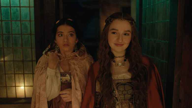 (L-R): Isabela Merced as Juliet and Kaitlyn Dever as Rosaline in 20th Century Studios' Rosaline, exclusively on Hulu. Photo courtesy of 20th Century Studios. © 2022 20th Century Studios.  All Rights Reserved.