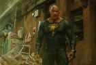 Dwayne Johnson dans le rôle de Black Adam dans l'aventure d'action Black Adam de New Line Cinema.