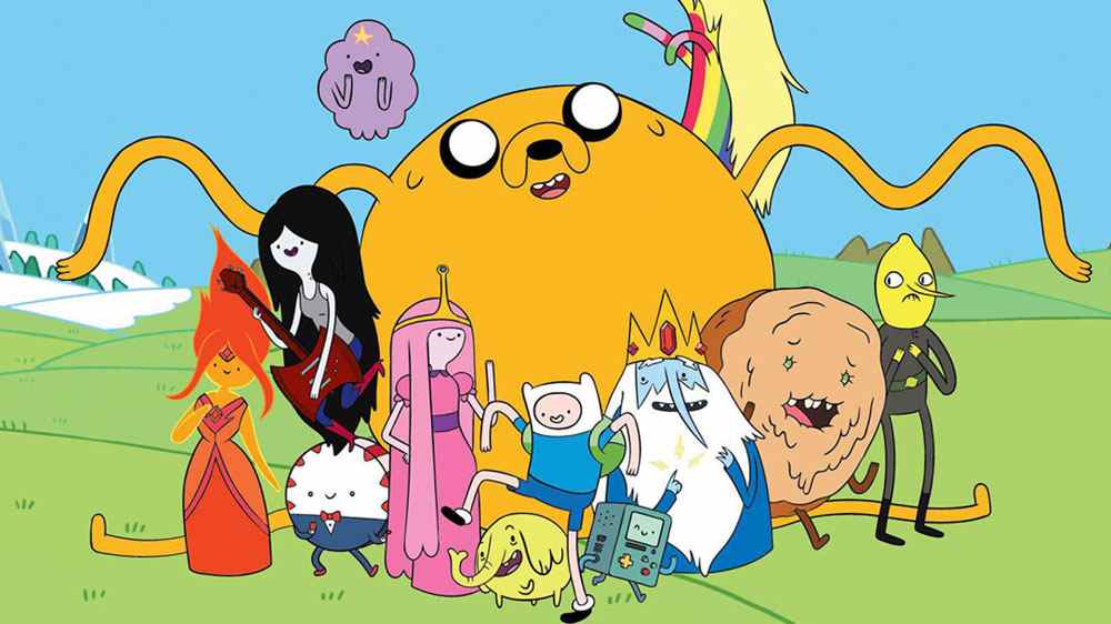 le casting d'Adventure Time dans une image de groupe : (de gauche à droite) Flame Princess, Marceline, Lumpy Space Princess, Peppermint Butler, Jake the Dog, Princess Bubblegum, Tree Trunks, Jake, BMO, Ice King, Lady Rainicorn, Cinnamon Bun et Lemongrab