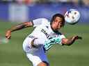 9 octobre 2022 ;  Philadelphie, Pennsylvanie, États-Unis ;  L'attaquant du Toronto FC Jahkeele Marshall-Rutty (7) tire contre l'Union de Philadelphie en première mi-temps au Subaru Park. 