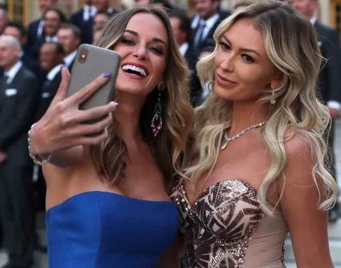 GUERRE DES WAGS !  Paulina Gretzky et Jena Sims se disputent-elles ?