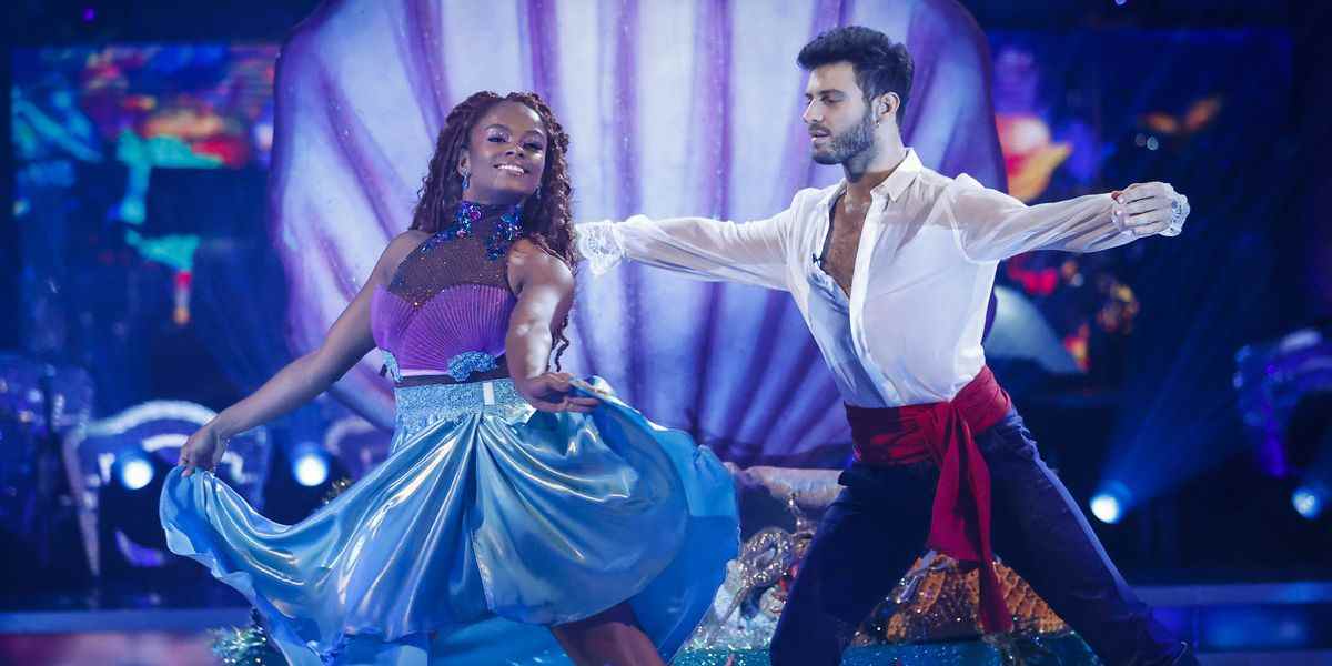 La star de Strictly Fleur East admet avoir 