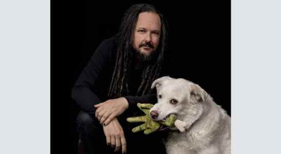 Jonathan Davis de Korn parle de Freak on a Leash, sa nouvelle gamme de produits pour animaux de compagnie sur le thème de l'horreur et du rock (EXCLUSIF)