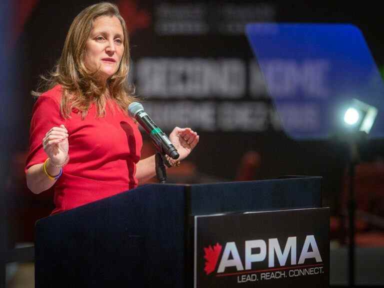 « Des jours difficiles à venir »: Chrystia Freeland prévient un ralentissement à venir pour l’économie canadienne